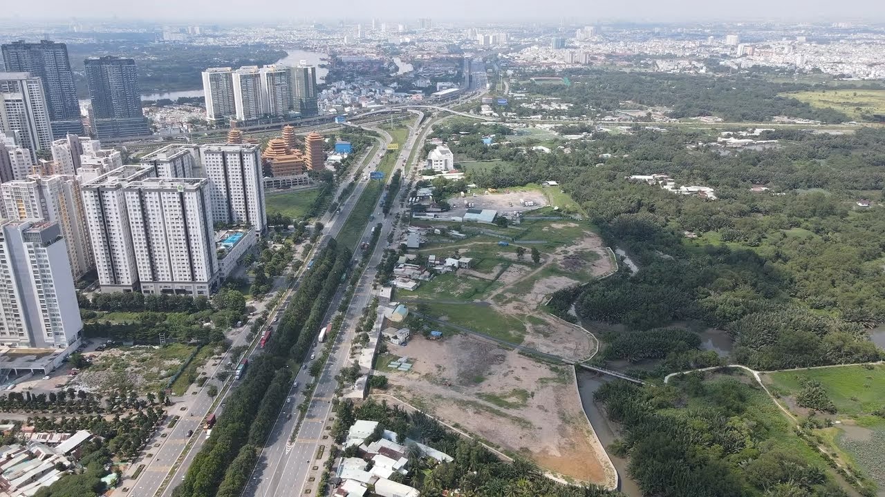 VIDEO GIỚI THIỆU Eaton Park